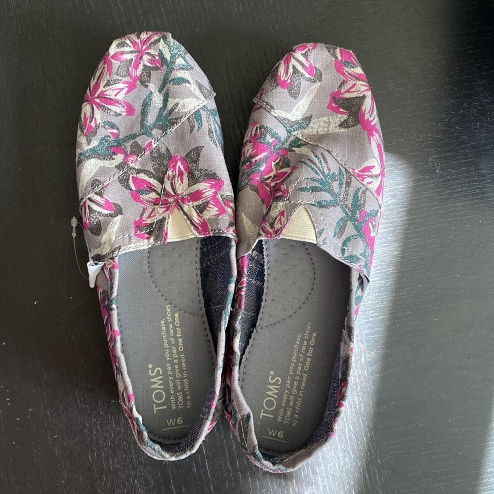 Toms Slip On Canvas Walking Shoes, Grey/Pink Floral, Size 6 Women, New